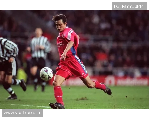 足球明星与偶像同台竞技展现魅力与实力的精彩对决