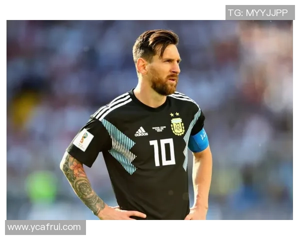 足球明星双手叉腰的背后故事与他在赛场上的传奇瞬间揭秘 足球明星双手叉腰的背后故事与他在赛场上的传奇瞬间揭秘