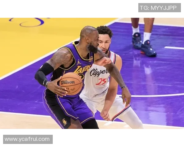 湖人对决国王精彩回顾12月31日比赛亮点与精彩瞬间分析 湖人对决国王精彩回顾12月31日比赛亮点与精彩瞬间分析